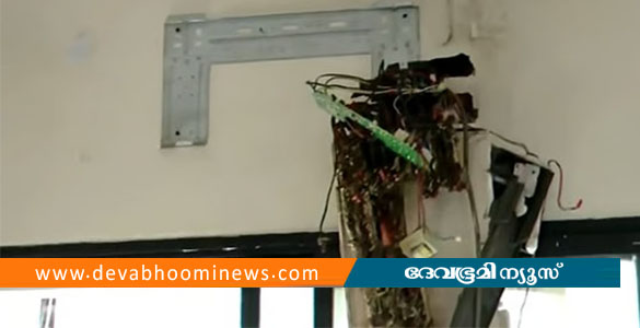 സ്പോർട്സ് കൗൺസിൽ ആസ്ഥാനത്ത് എസി പൊട്ടിത്തെറിച്ചു; രണ്ട് പേർക്ക് പരിക്ക്