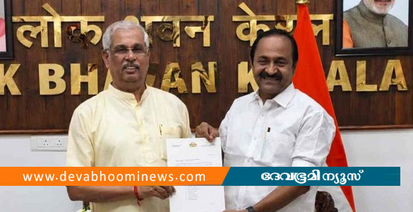 ആരോഗ്യം കാക്കാന്&zwj; മുരളീധരന്&zwj;, വൈദ്യുതി സണ്ണി ജോസഫിന്; മന്ത്രിമാരുടെ വകുപ്പുകളിൽ മാറ്റം