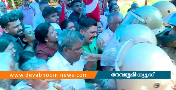 മലയിടംതുരുത്ത് കുടിയൊഴിപ്പിക്കല്&zwj; പ്രതിഷേധം; 50 ഓളം പേര്&zwj;ക്കെതിരെ കേസെടുത്ത് പൊലീസ്