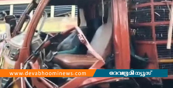 തൃശൂരില്&zwj; ലോറിയും പിക്കപ്പും കൂട്ടിയിടിച്ച് അപകടം: ഒരാള്&zwj; മരിച്ചു, ഏഴ് പേര്&zwj;ക്ക് പരിക്ക്