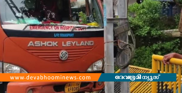 പാലക്കാട് വിദ്യാർഥികൾക്ക് നേരെ ലോറി പാഞ്ഞുകയറി അപകടം; ഒരു മരണം