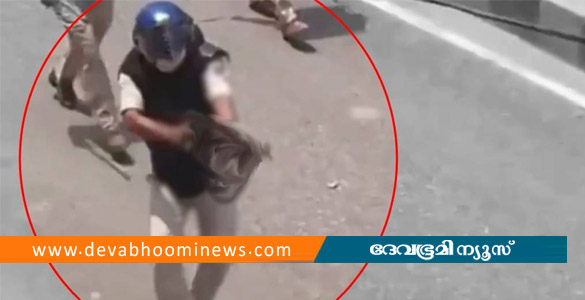 ബിഹാറില്&zwj; വിദ്യാർഥി പ്രതിഷേധത്തിന് നേരെ എകെ47 തോക്ക് ഉപയോഗിച്ചു; പൊലീസുകാരന് സസ്&zwnj;പെന്&zwj;ഷന്&zwj;