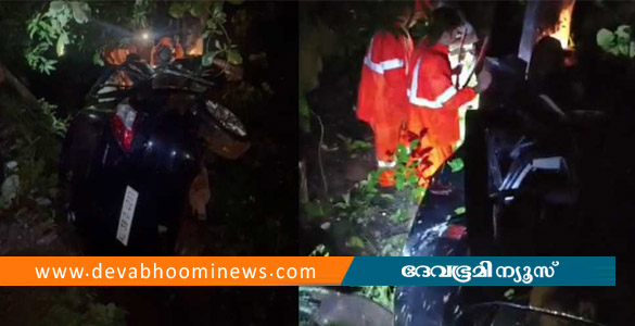 മട്ടന്നൂരിൽ കാർ നിയന്ത്രണം വിട്ട് പോസ്റ്റിൽ ഇടിച്ച് മറിഞ്ഞ് യുവാവ് മരിച്ചു രണ്ട് പേര്&zwj;ക്ക് പരിക്ക്