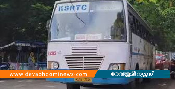 പാലക്കാട് പ്രിയദർശിനി ബസിന്&zwj;റെ ചക്രം ഊരിത്തെറിച്ചു; ഒഴിവായത് വന്&zwj; ദുരന്തം
