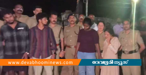 നെയ്യാറ്റിൻകരയിൽ തുണിക്കച്ചവടത്തിന്റെ മറവില്&zwj; ലഹരിവില്&zwj;പ്പന; അമ്മയും മകനുമടക്കം 4 പേര്&zwj; പിടിയില്&zwj;