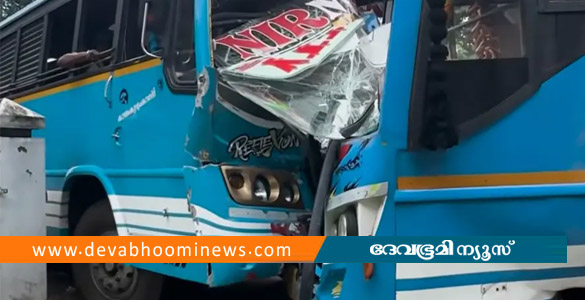 കൊട്ടാരക്കരയിൽ സ്വകാര്യബസുകൾ കൂട്ടിയിടിച്ചു; 34 പേർക്ക് പരിക്ക്