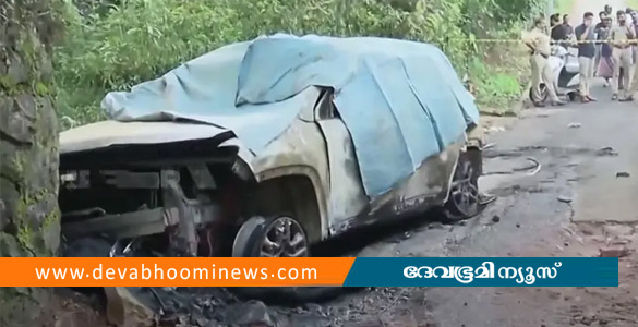 കോഴിക്കോട് കാര്&zwj; മതിലില്&zwj; ഇടിച്ചു തീപിടിച്ചു; വയോധികന് ദാരുണാന്ത്യം