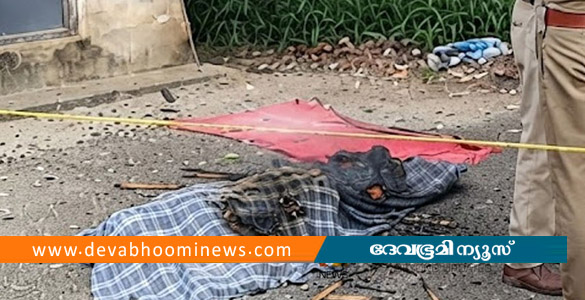 കഞ്ഞിക്കുഴിയിൽ ഓട്ടോറിക്ഷാ തൊഴിലാളിയെ റോഡിൽ കത്തിക്കരിഞ്ഞ നിലയിൽ കണ്ടെത്തി