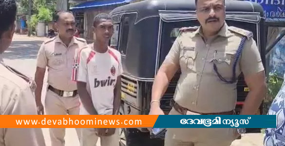 തോന്നയ്ക്കലിൽ വിദ്യാർഥിയെ വെട്ടിക്കൊലപ്പെടുത്താൻ ശ്രമം; പ്രതി പിടിയിൽ