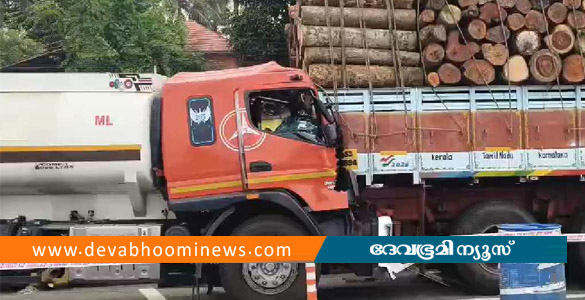 നാട്ടികയില്&zwj; കേടായി നിര്&zwj;ത്തിയിട്ട ലോറിക്ക് പിന്നിലേക്ക് ടാങ്കര്&zwj; ലോറി ഇടിച്ചുകയറി അപകടം
