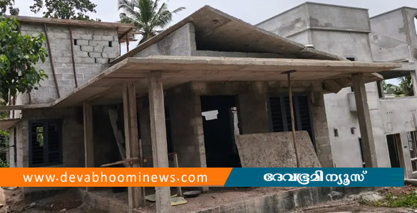 തിരുവനന്തപുരത്ത് നിർമാണത്തിലിരുന്ന വീട് തകർന്ന് അപകടം; നാലുപേർക്ക് പരിക്ക്