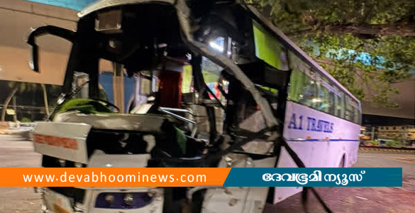 കാസർഗോഡ് നാല് വാഹനങ്ങൾ കൂട്ടിയിടിച്ച് അപകടം; ബൈക്ക് യാത്രികന് പരിക്ക്