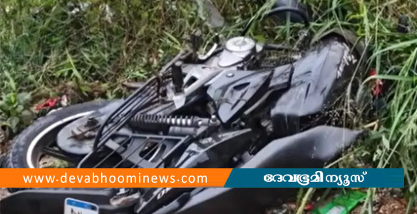 ഇടുക്കിയിൽ ബൈക്ക് നിയന്ത്രണംവിട്ട് മറിഞ്ഞ് രണ്ട് യുവാക്കൾ മരിച്ചു